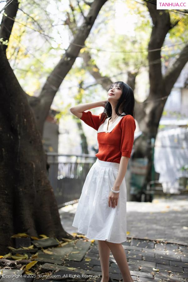   [XiuRen]高清写真图 2025.05.08 No.10247 茂木希子 橙色T恤第5张图片